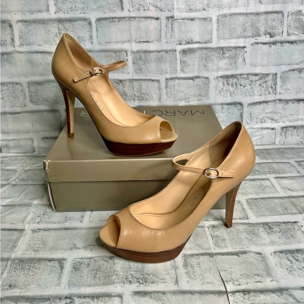Marc Jacobs Elegant Beige Peep-Toe Heels